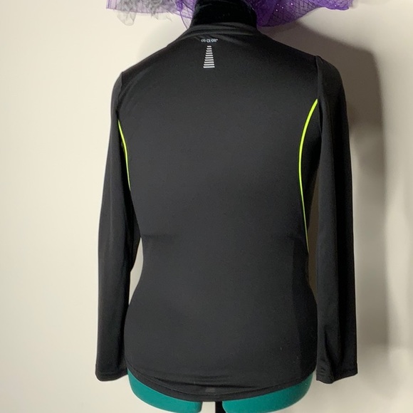 Xpression Quick-Dri athletic top - Picture 2 of 3